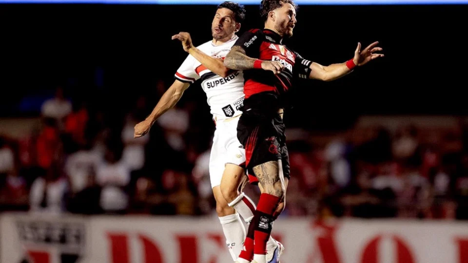 São Paulo vence o Flamengo de virada por 2 a 1 e conquista primeira vitória no Brasileirão