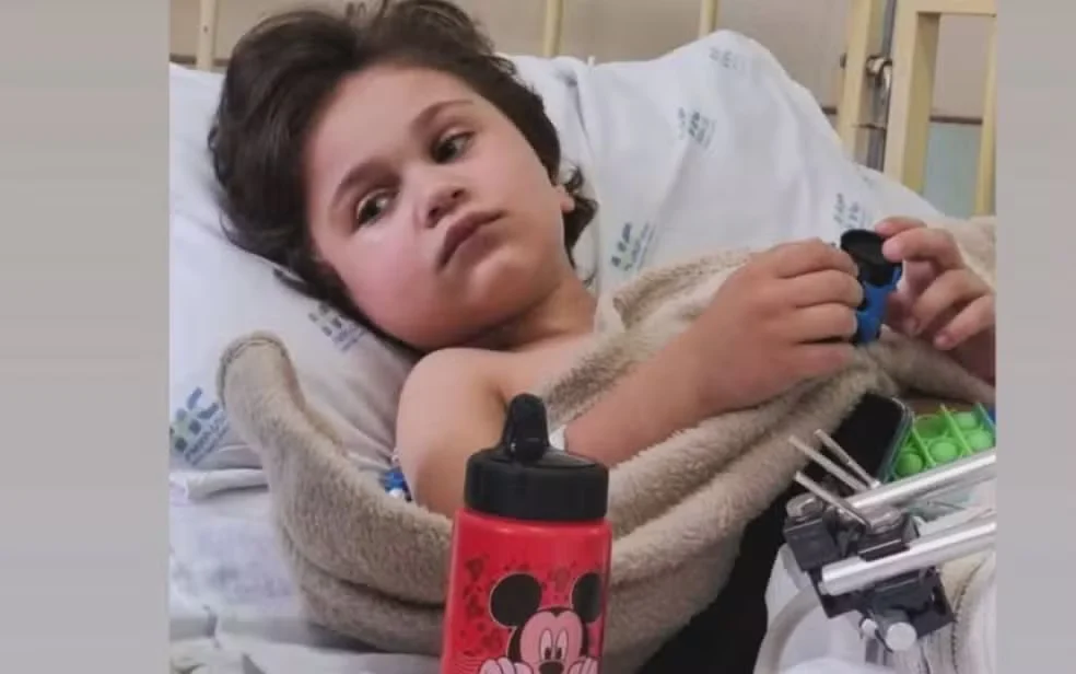 Menino que caiu do 10º andar em Ribeirão Preto recebe alta da UTI