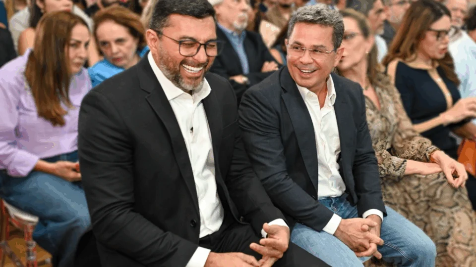 “Enquanto uns escolhem palanque, escolhemos entregas”, diz Wilson Lima ao lado do vice