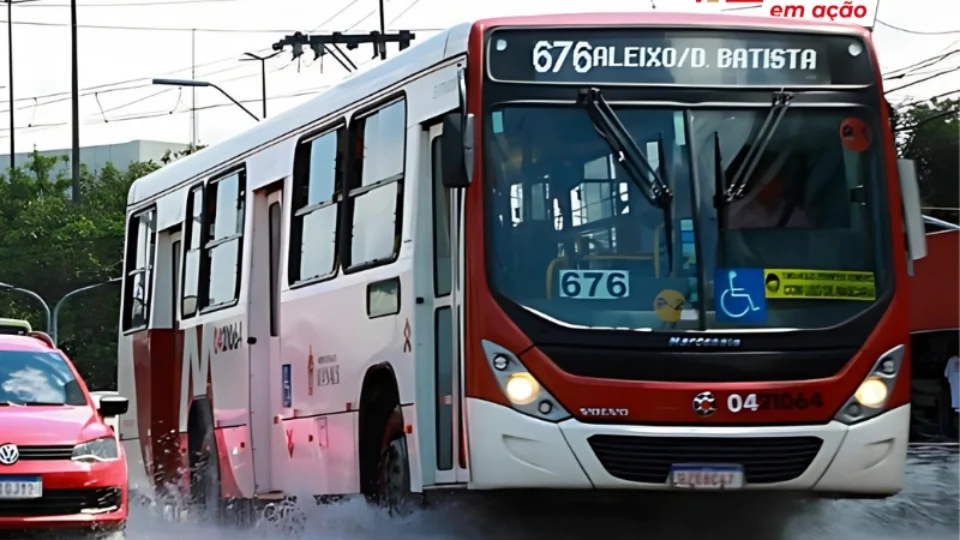 Rodoviários aguardam pagamento de salários e ônibus circulam normalmente em Manaus