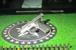 Homem é preso com pistola .45 após travessia clandestina na fronteira em Guajará-Mirim