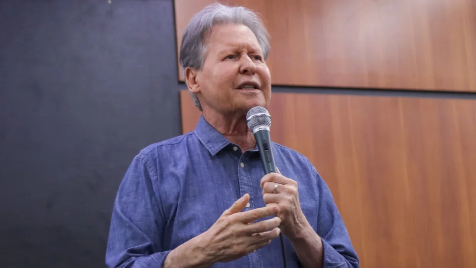 Arthur Virgílio Neto é internado no Rio de Janeiro e se recupera de oscilação metabólica