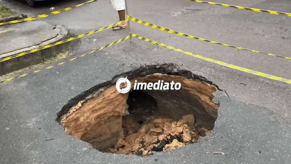 “Quando chove, ninguém consegue subir”: moradores cobram melhorias em rua da Colônia Terra Nova