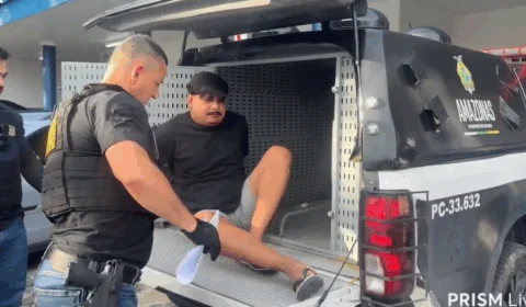 Na chegada à Delegacia da Mulher, presidente da Grande Família diz que ex “vai ter que provar” agressões