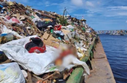 Imagens fortes: Perna humana é encontrada durante coleta de lixo na orla do Rio Negro, em Manaus