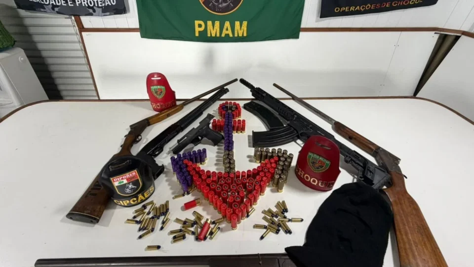 Operação apreende armas e embarcação usadas por piratas do rio em Jutaí