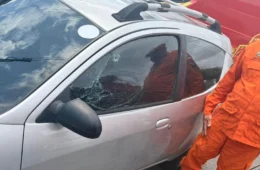 Criança é resgatada após ficar presa dentro de carro em Adrianópolis, em Manaus