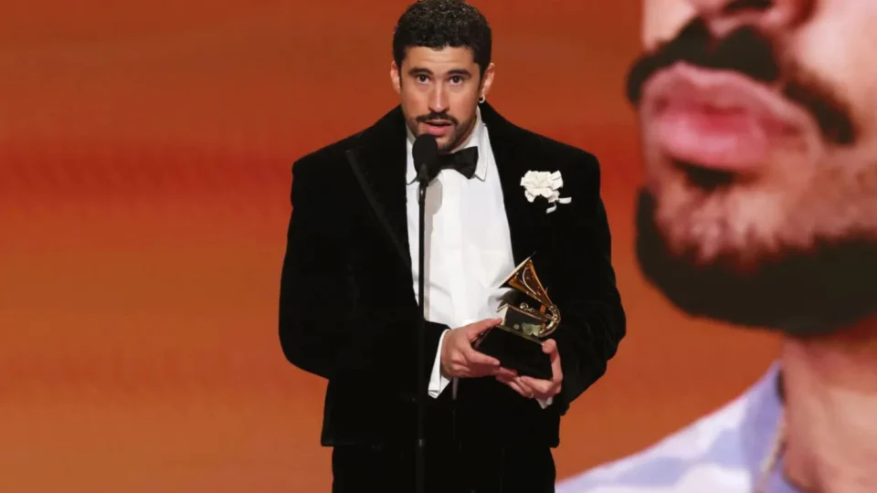 Saiba quem é Bad Bunny, o artista que fez história ao vencer o Grammy de Álbum do Ano