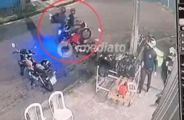 Veja o vídeo: Assaltantes armados rendem motoboys e roubam celulares em pizzaria no bairro Raiz