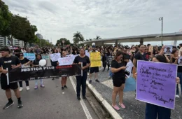 Veja o vídeo: Manifestação pede justiça pela morte do cão comunitário ‘Orelha’ na Ponta Negra
