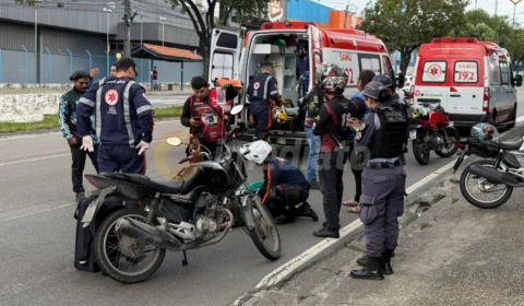 Veja o vídeo: Colisão entre motocicletas deixa feridos e causa lentidão no trânsito na zona Leste de Manaus