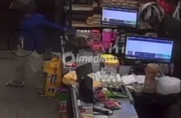 VÍDEO: Assaltantes fazem a limpa em mercado e causam pânico em funcionários e clientes no bairro Tarumã