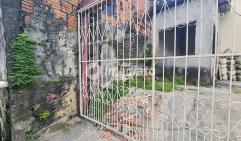 Moradores denunciam risco de desabamento causado por falhas na drenagem no Zumbi dos Palmares, em Manaus