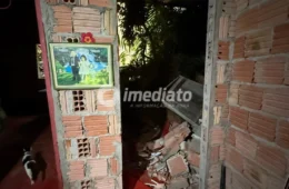 Deslizamento de barranco atinge casa e deixa adolescente ferido no bairro Gilberto Mestrinho