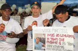Familiares e amigos fazem protesto e cobram justiça pela morte de jovem encontrado em área de mata no bairro Japiim