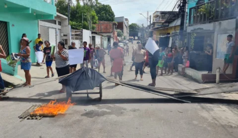 Moradores da Rua Magalhães Barata cobram ação urgente das autoridades após anos de alagamentos no bairro São Lázaro, em Manaus