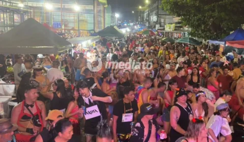 Bloco do Bocal Queimado reúne foliões e agita a Praça do Armando Mendes