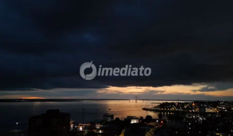 Manaus segue em alerta severo para risco de deslizamento de terra durante forte chuva na noite desta quarta-feira