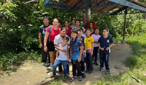 Ônibus abandonam rota após buraco e mães denunciam prejuízo no Nova Cidade