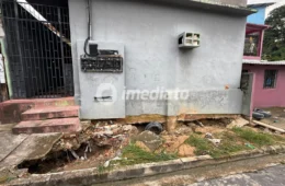 Erosão ameaça casas no Jorge Teixeira, e moradores temem que o pior aconteça