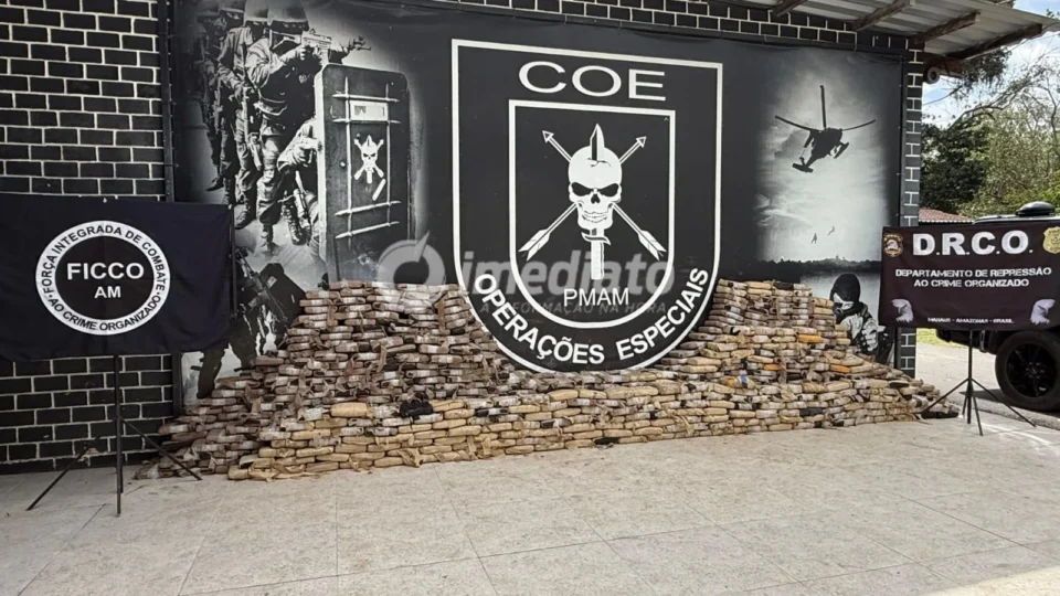 Operação no Rio Negro apreende mais de 1 tonelada de drogas, armas e prende cinco pessoas, entre elas três PMs