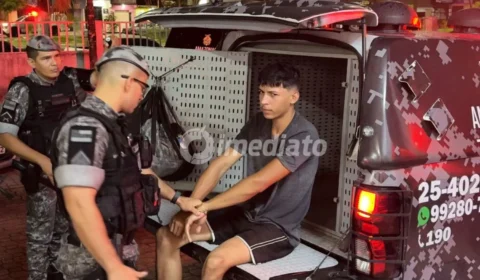 Homem é preso após roubar carro e levar R$ 200 de mercadinho onde trabalhava, no bairro Nova Cidade