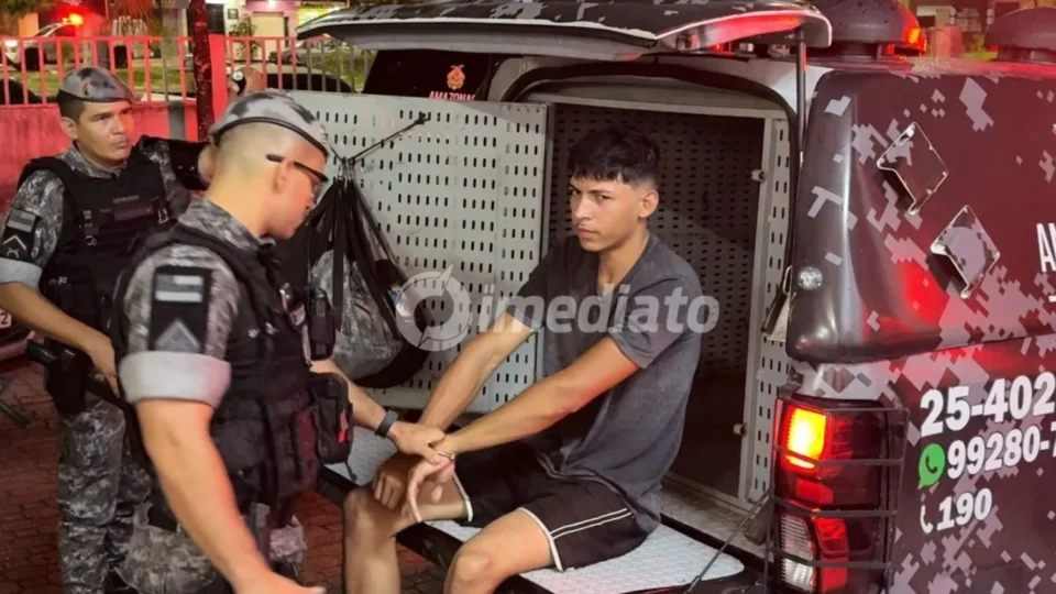 Homem é preso após roubar carro e levar R$ 200 de mercadinho onde trabalhava, no bairro Nova Cidade