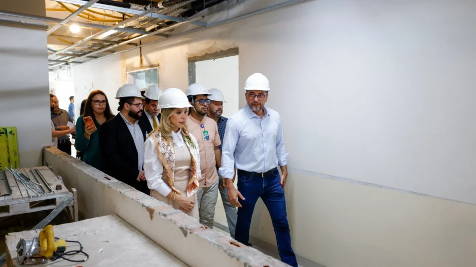 Governador vistoria fase final das obras do Hospital-Dia e Policlínica do Complexo Hospitalar Sul