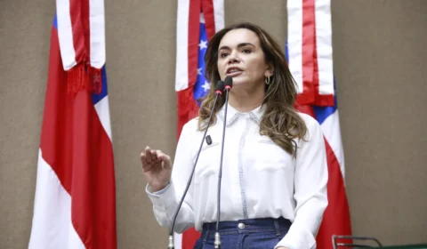 Alessandra Campelo protocola pacote de projetos para fortalecer prevenção à violência contra a mulher no Amazonas