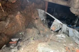 Moradores denunciam risco de desabamento no Jorge Teixeira, na Zona Leste de Manaus