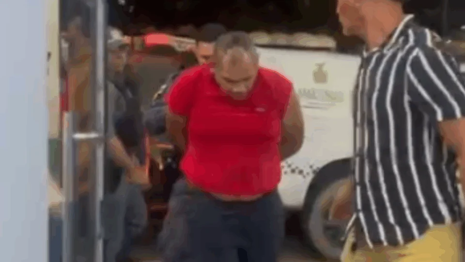 VÍDEO: falso passageiro sequestra motorista em Manaus