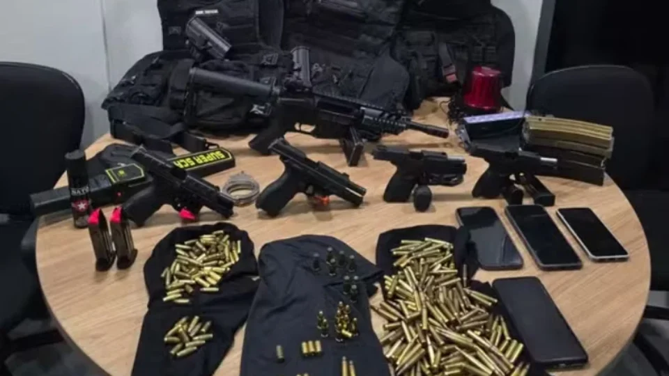 Policiais militares são presos suspeitos de tentar roubar uma tonelada de drogas no Rio Negro, no Amazonas