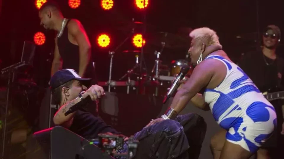 VÍDEO: Influenciadora Patixa Teló sobe ao palco e canta com Zé Felipe durante show de Carnaval no Pará