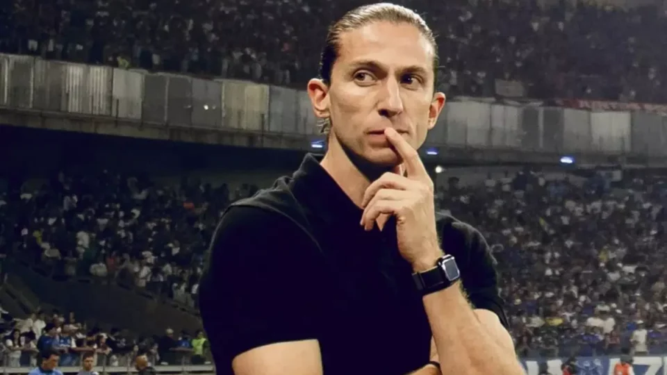 Flamengo demite Filipe Luís após goleada