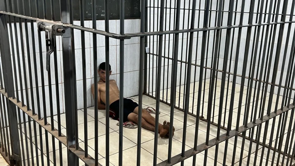 PM descobre boca de fumo em lava jato após rastrear celular roubado