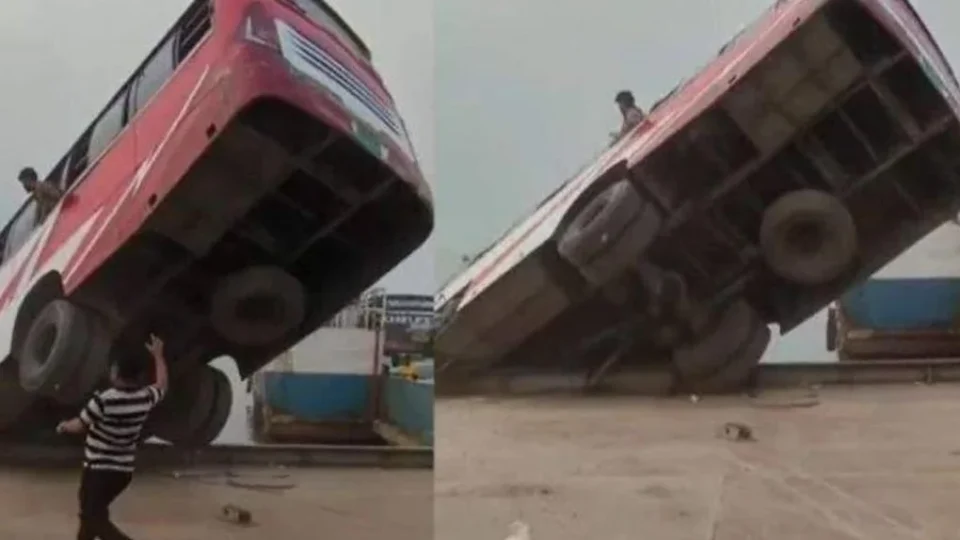 VÍDEO: ônibus cai em rio e deixa 24 mortos em Bangladesh