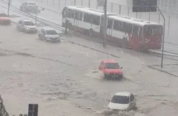 VÍDEO: fortes chuvas colocam Manaus em alerta de risco severo