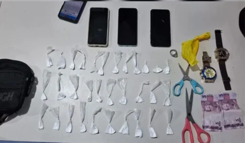 PM prende três homens por tráfico em casa usada como ponto de drogas