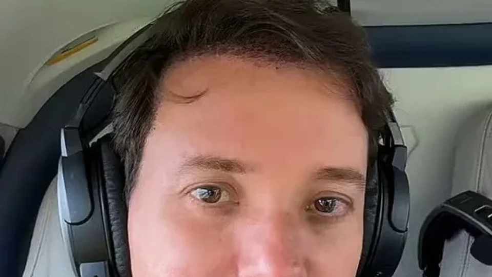 VÍDEO: pastor André Valadão usa helicóptero para levar pedidos de fiéis “mais perto” de Deus