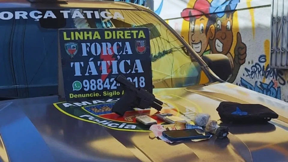 Arma de policial militar é recuperada durante operação no bairro Coroado, em Manaus