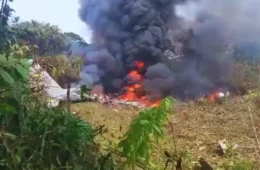 Avião militar cai com mais de 100 a bordo e deixa dezenas de mortos na Colômbia