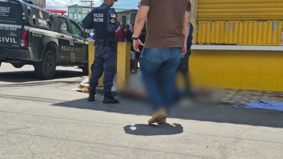 Pintor morre após cair de escada e sofrer descarga elétrica durante trabalho na Zona Norte de Manaus