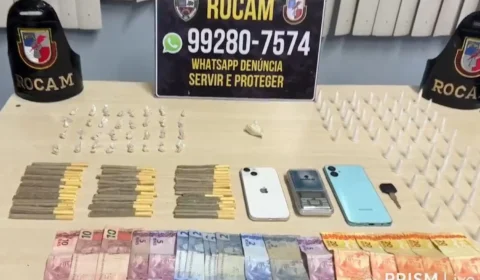 Dupla em moto é presa com ‘cigarrinhos’ prontos e pinos de cocaína enquanto fazia entregas