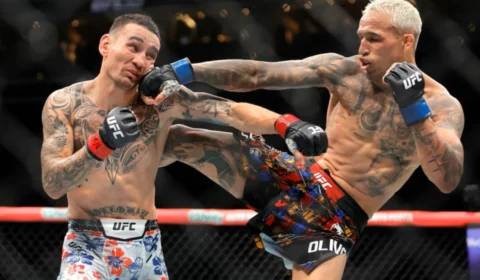 Vídeo: Charles ‘Do Bronx’ Oliveira vence Max Holloway e volta a ser campeão no UFC 326