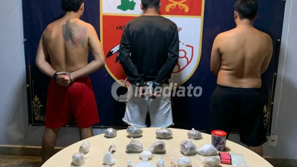 Trio com passagem por tráfico é preso novamente com drogas durante ação da PM em Manaus