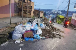 Moradores denunciam lixeira viciada e cobram providências na Rua Rio Manacapuru, no bairro Nova Conquista