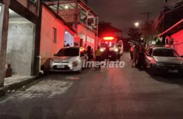 Motociclista colide contra muro após ser atingido por carro no bairro São José 3; motorista fugiu sem prestar socorro 