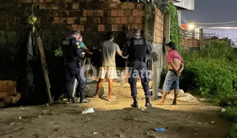 Polícia Militar faz incursão em área conhecida como ‘Cracolândia’ no bairro Jorge Teixeira, em Manaus