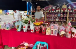 Barraca na Avenida Torquato Tapajós oferece opções de presentes a partir de R$ 20 para o Dia das Mulheres em Manaus