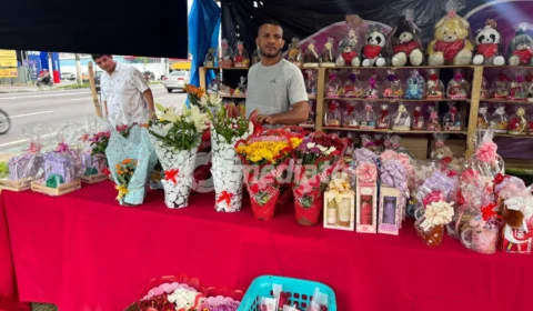 Barraca na Avenida Torquato Tapajós oferece opções de presentes a partir de R$ 20 para o Dia das Mulheres em Manaus